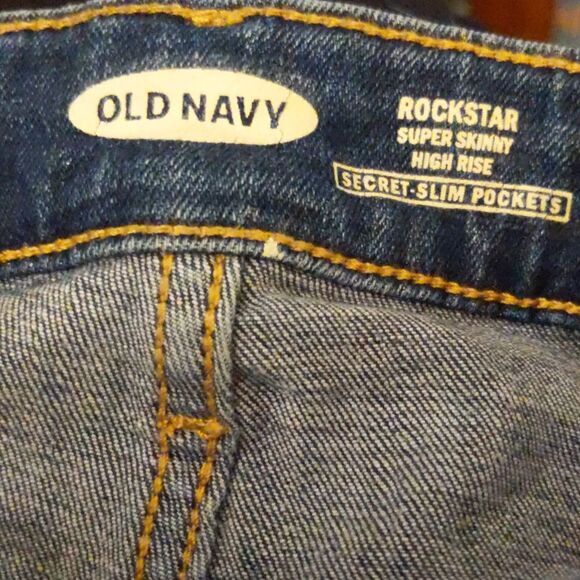 Old Navy Rockstar Super Skinny High Rise jeans, distressed, size 0 - Picture 5 of 6